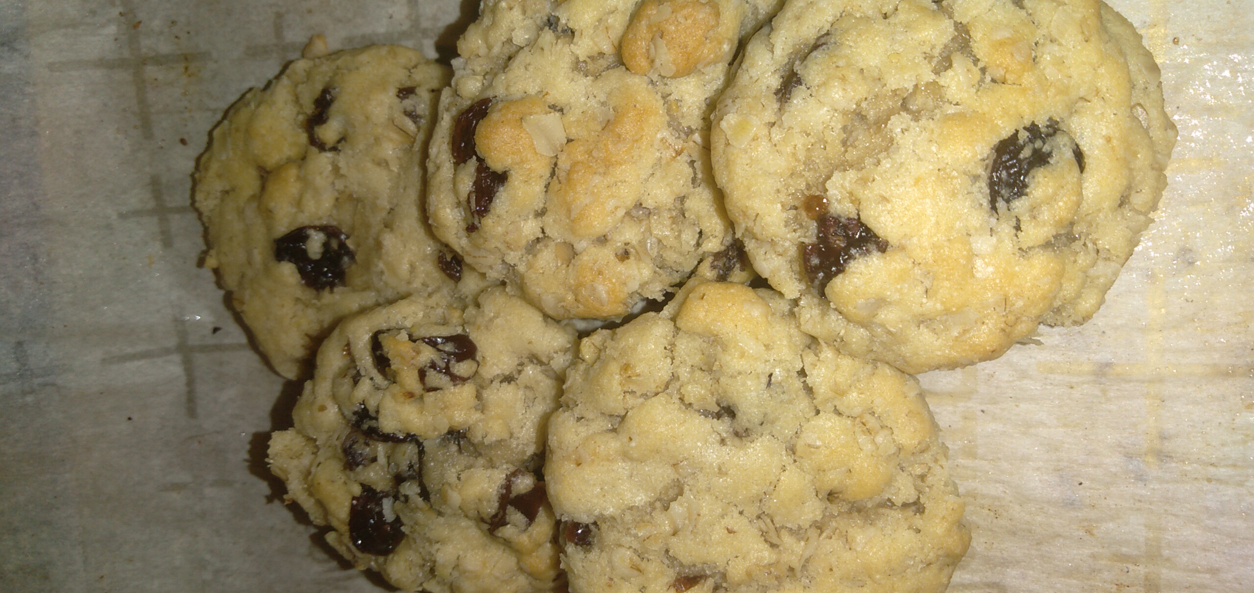Order Oatmeal Raisin Cookies food online from Frost It Factory store, Pasadena on bringmethat.com