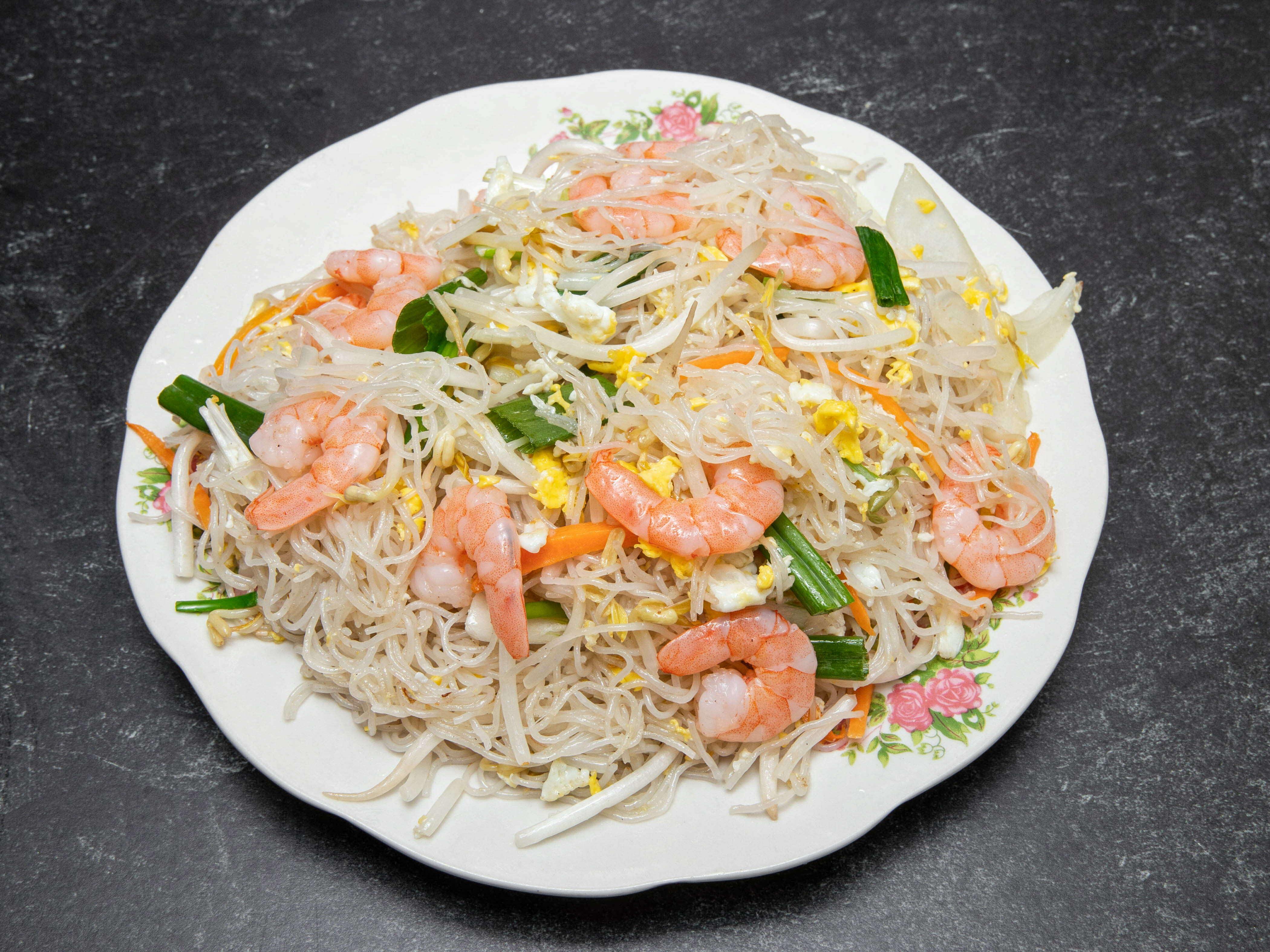 Order 61. Shrimp Chow Fun food online from Fu Lai Kitchen store, Brooklyn on bringmethat.com