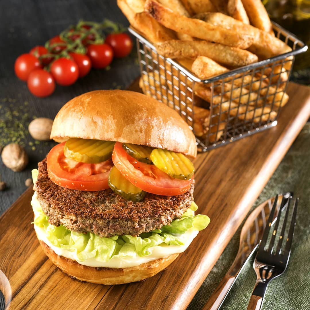 Order The Incredible Burger - 1/2 Lb. food online from Pats Select Pizza | Grill store, Gloucester on bringmethat.com