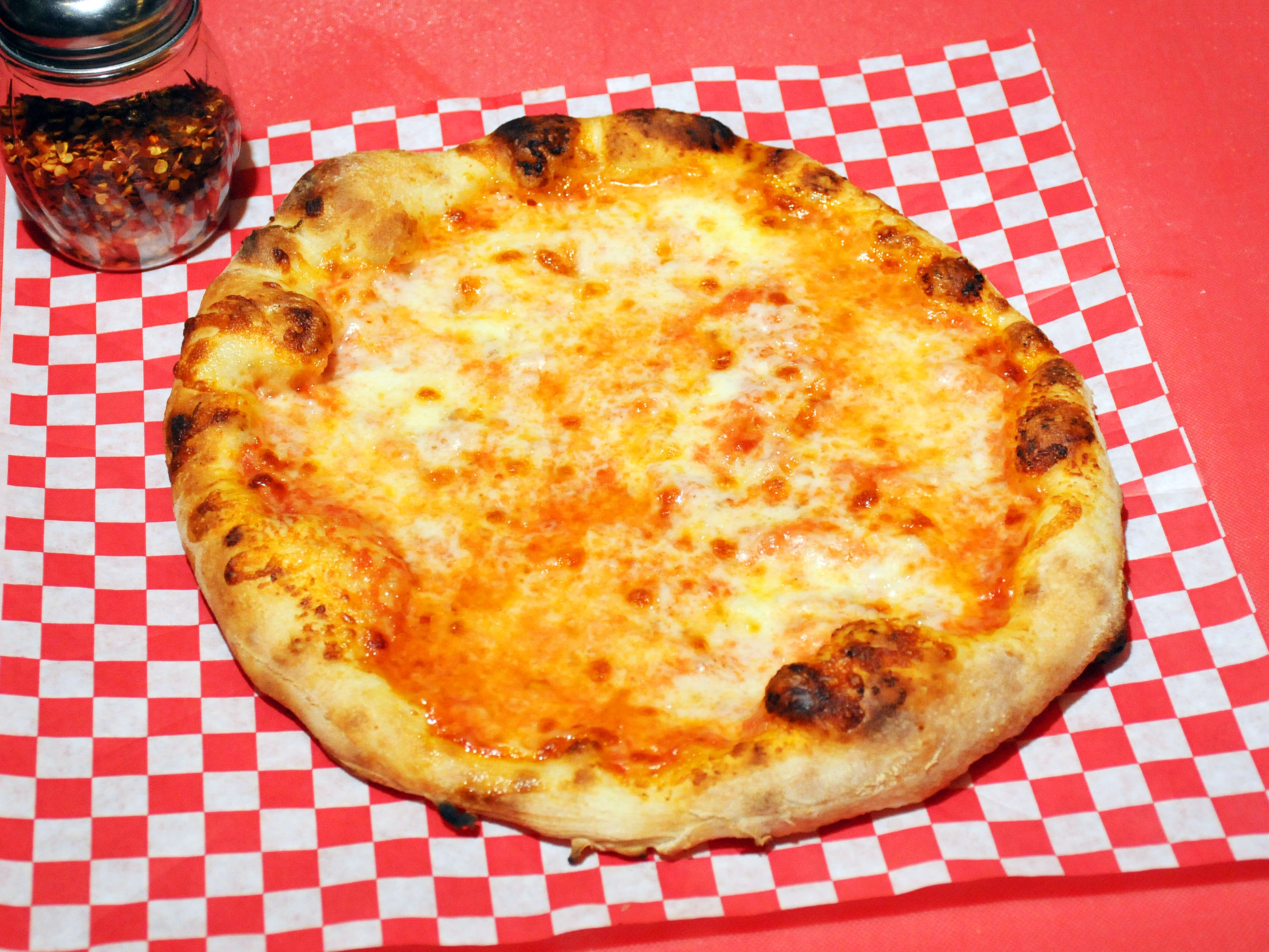 Order Classic Cheese Pizza food online from Aroma Artisan Pizza  store, Cedar Rapids on bringmethat.com