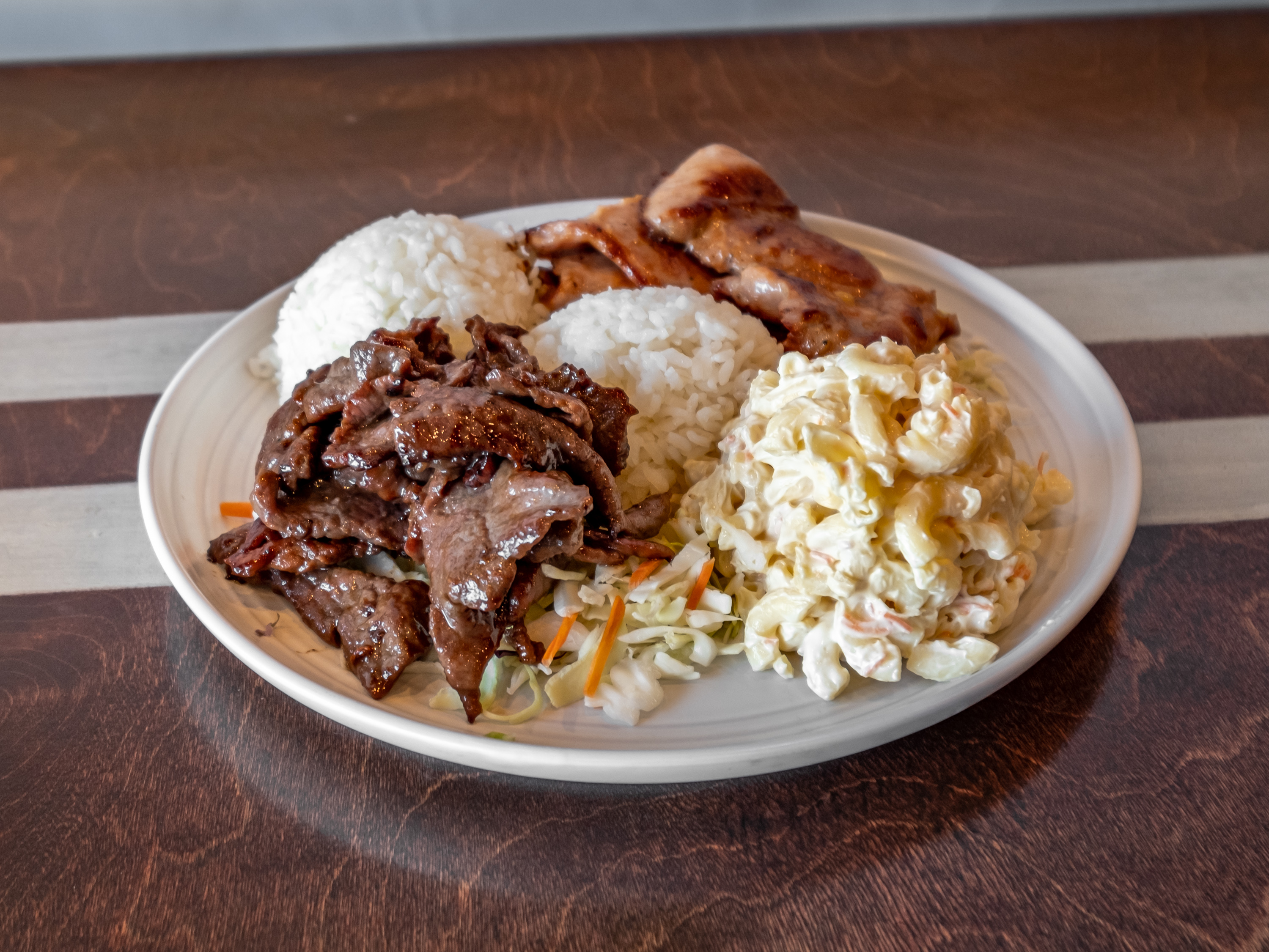 Order 15. Beef Combo Plate food online from Halo Hawaiian Bbq & Poke Bar store, Halethorpe on bringmethat.com