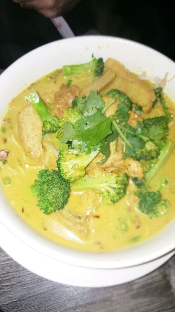 Order Yellow Curry Noodles food online from Vegan Glory store, Los Angeles on bringmethat.com