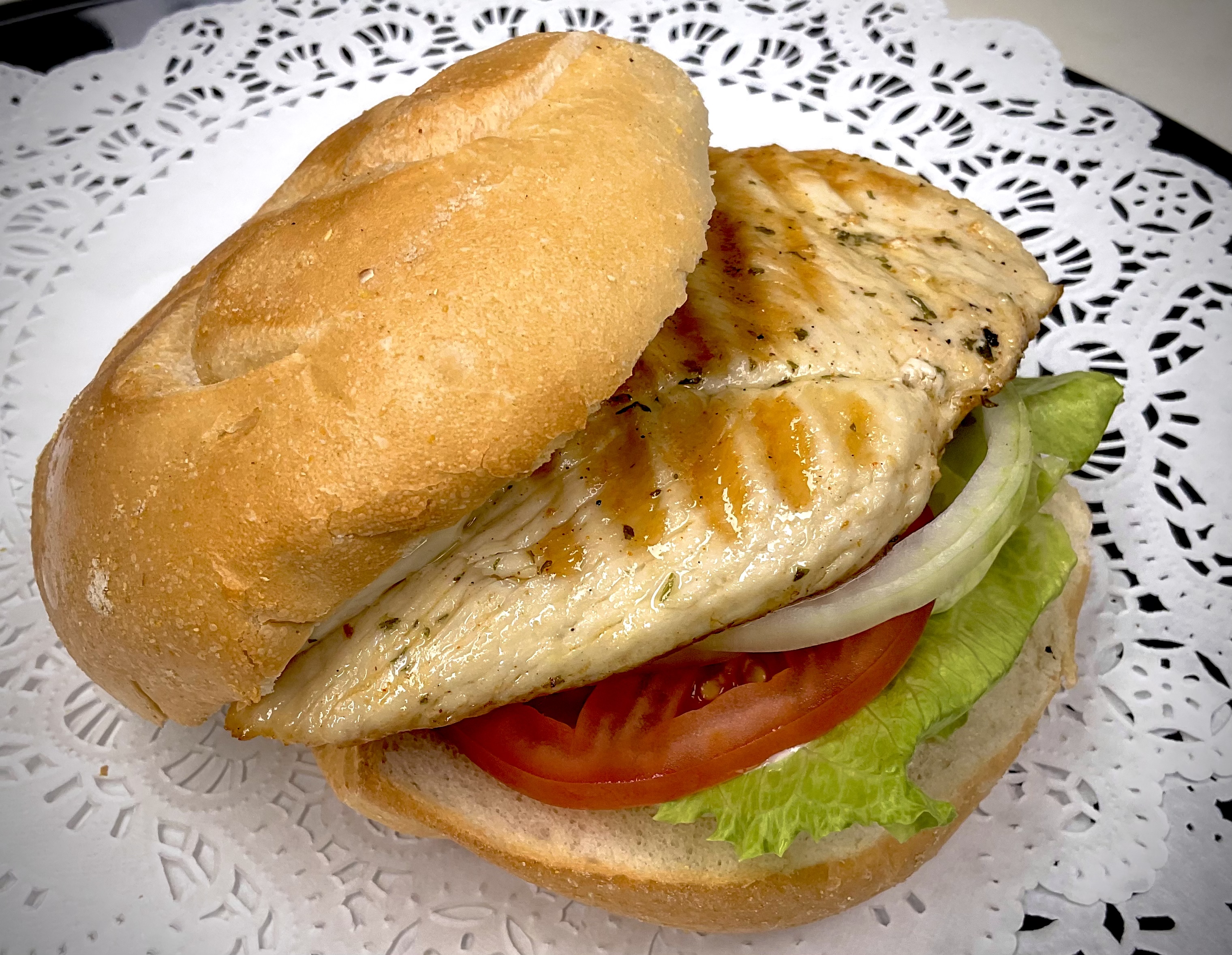 Order Grilled Chicken Sandwich food online from The Pit Stop store, Merrick on bringmethat.com