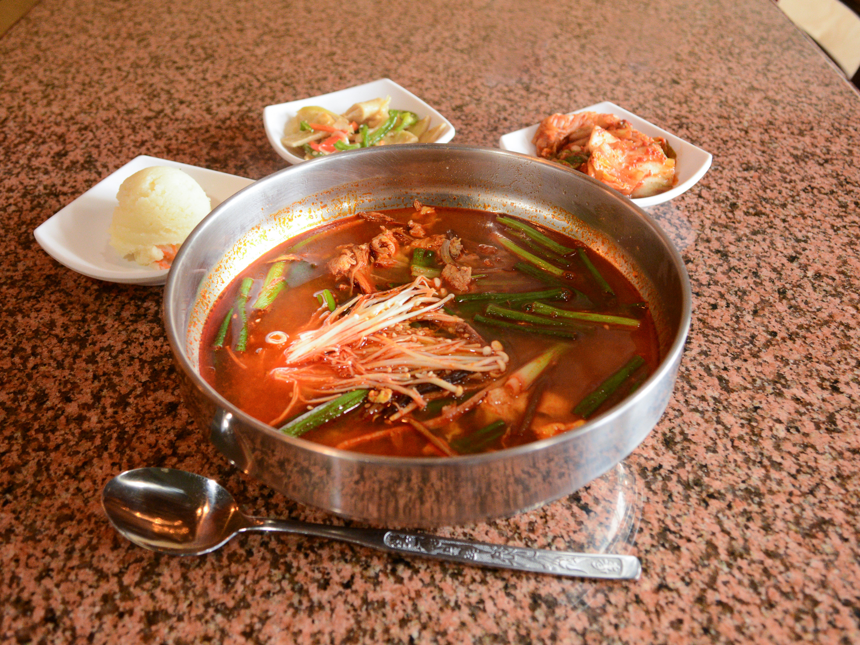 Order S7. Beef and Vegetable Soup food online from Wuju Kbbq store, Lynnwood on bringmethat.com
