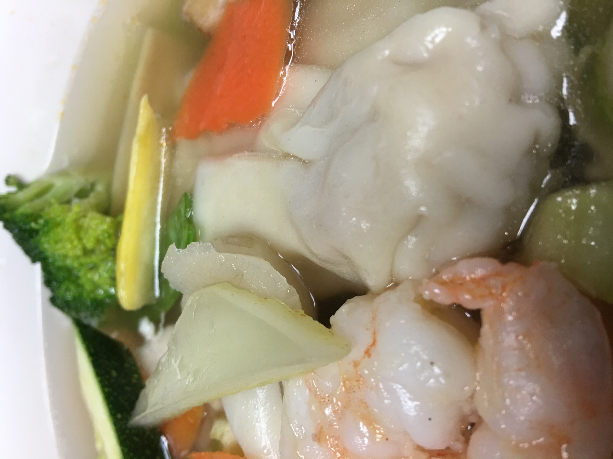 Order S5. House Special Wonton Soup  food online from P King store, Bellaire on bringmethat.com