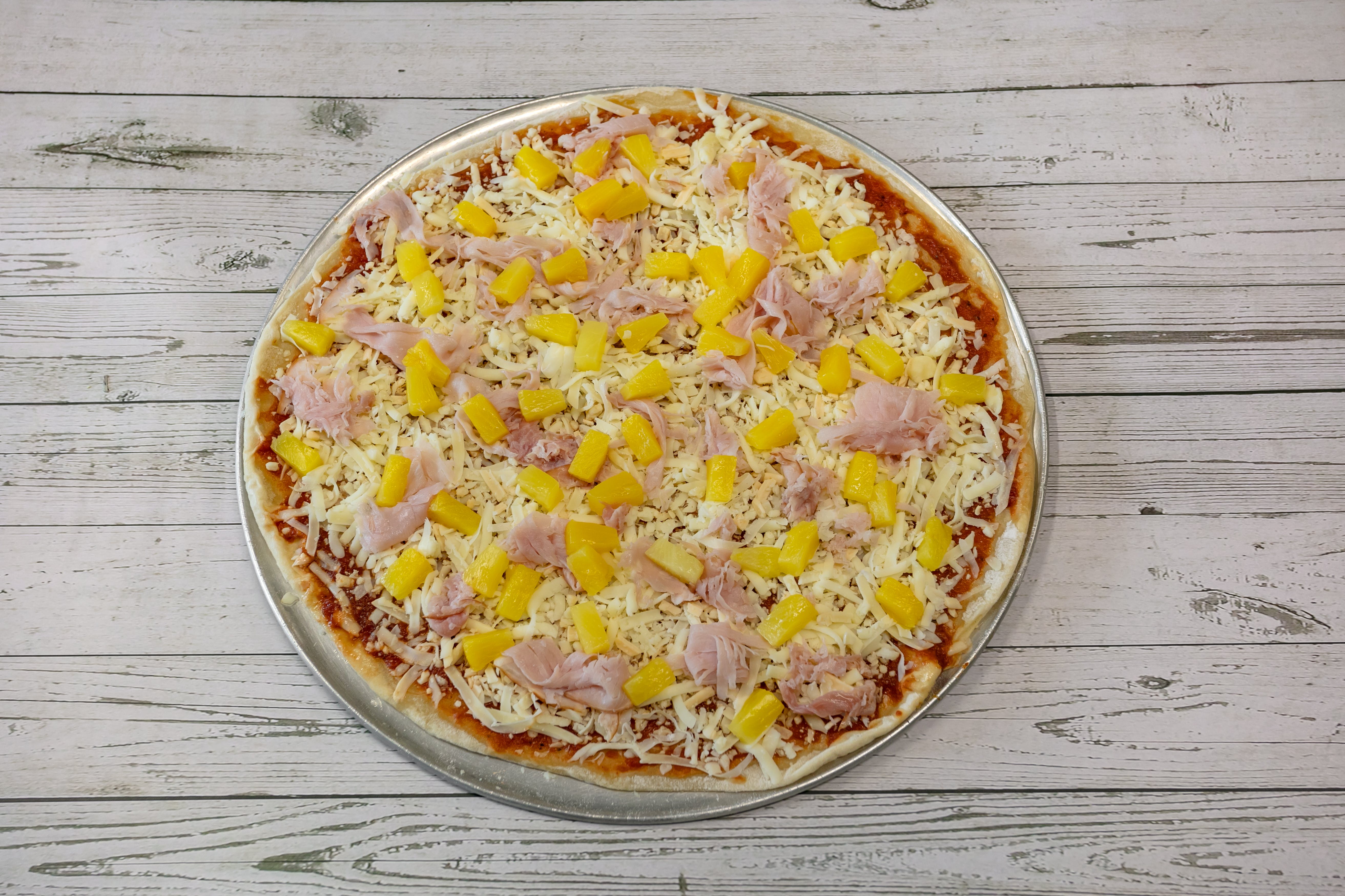 Order Hawaiian Pizza - Medium 14'' food online from Paws Pizza store, Marble Hill on bringmethat.com