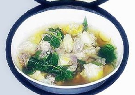 Order Hmong Herbal Chicken Soup food online from King Thai Restaurant store, Saint Paul on bringmethat.com
