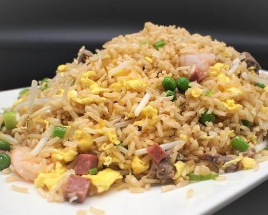 Order HOUSE SPECIAL FRIED RICE food online from Kim Son Cafe  store, Houston on bringmethat.com