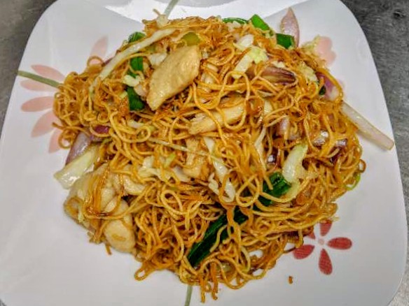 Order 108. Chicken Chow Mein food online from Kirin Chinese Restaurant store, Mountain View on bringmethat.com
