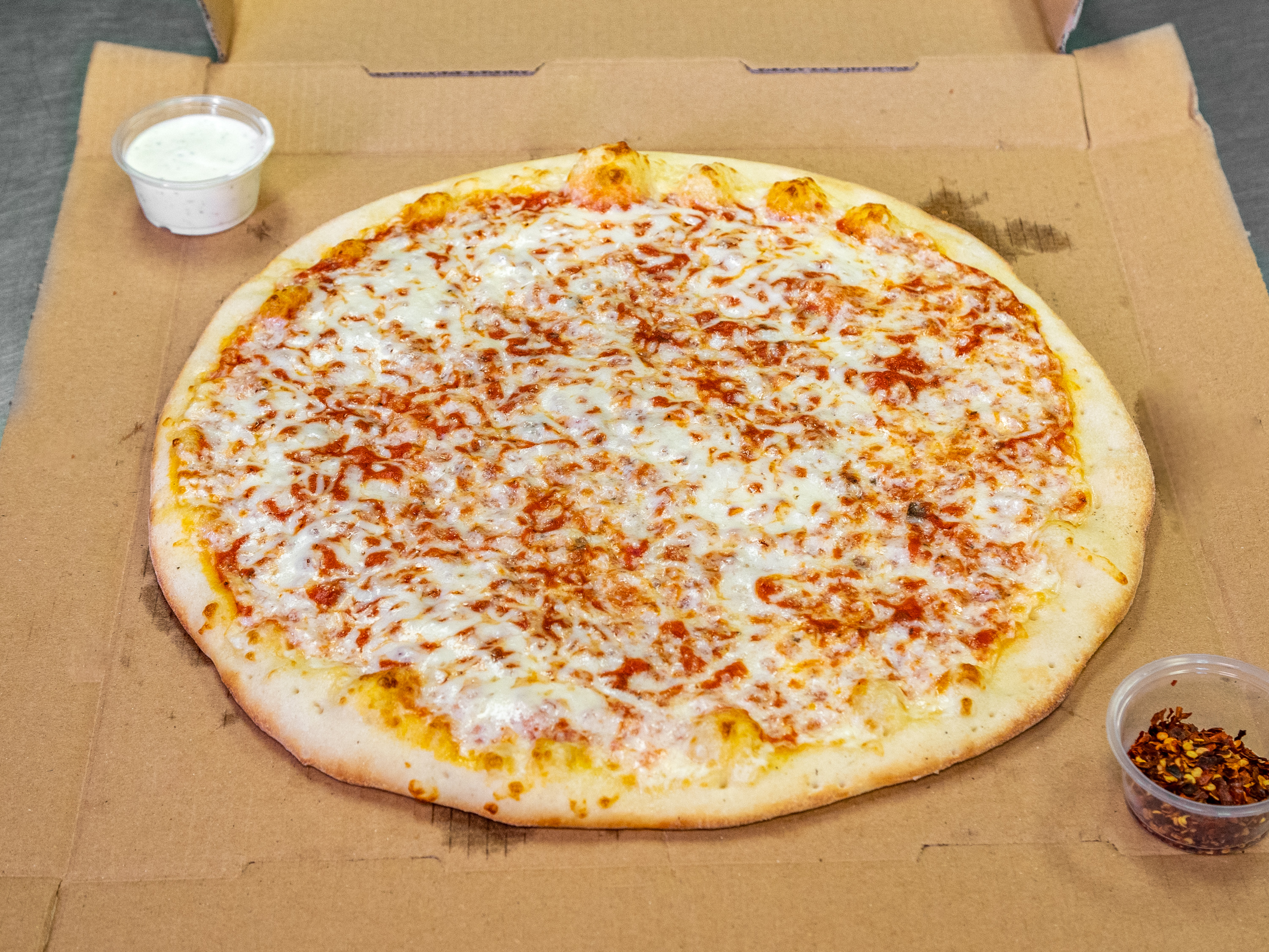 Order Special Cheese Pizza food online from Venice Pizzeria store, Santa Clarita on bringmethat.com