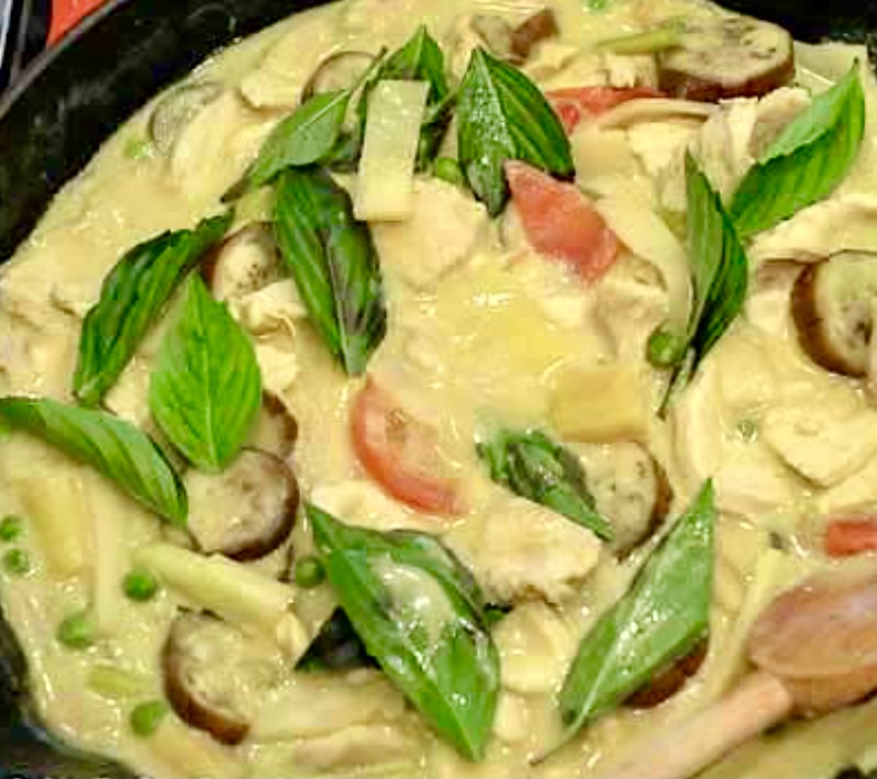 Order Green Curry food online from AKO Asian store, Brooklyn on bringmethat.com