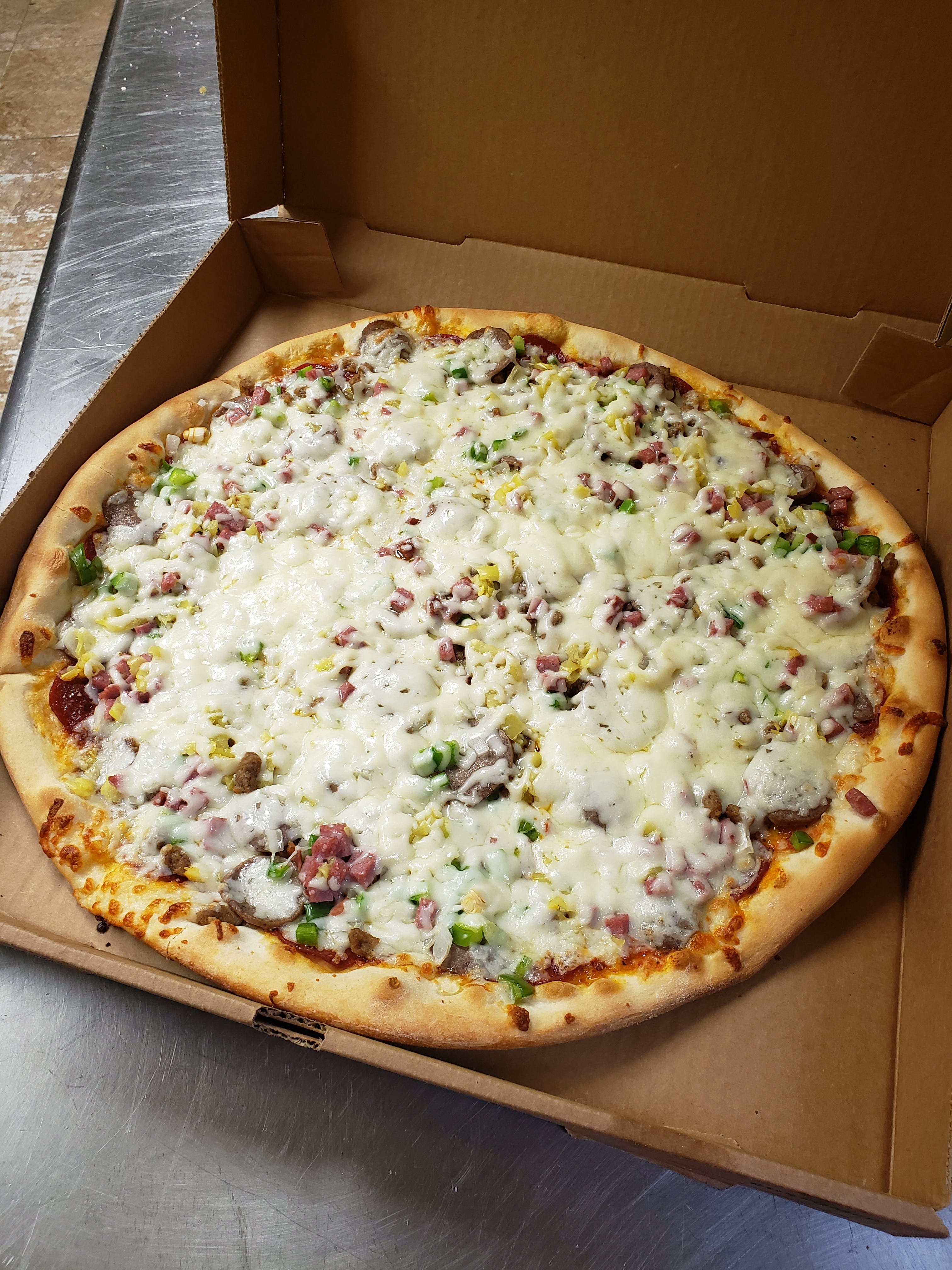 Order Supreme Pizza - Small 10" food online from Aly's Family Italian Restaurant store, Christiansburg on bringmethat.com