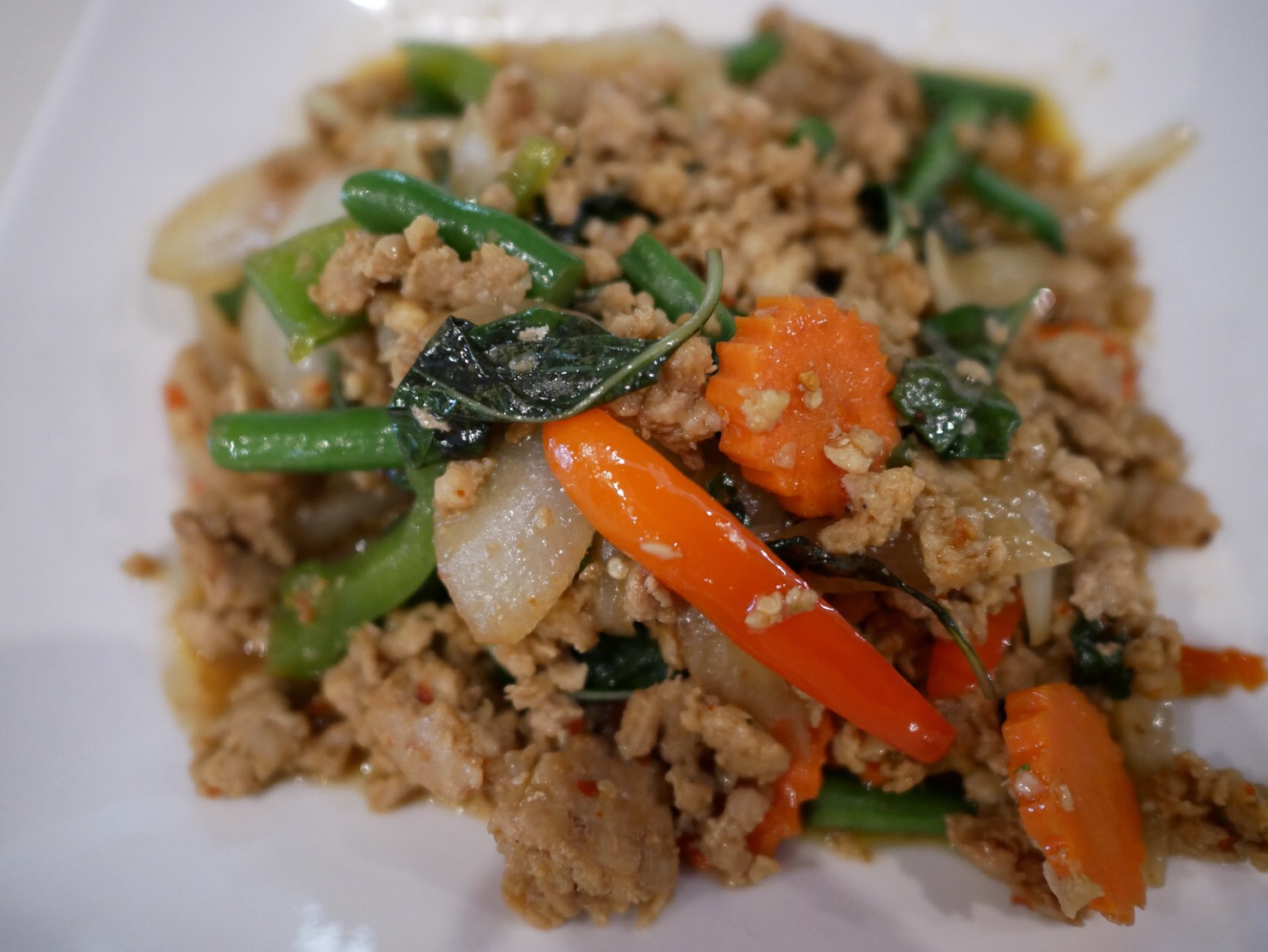 Order Thai Spicy Basil Chicken food online from Luv n Eat Thai Cuisine store, Camarillo on bringmethat.com