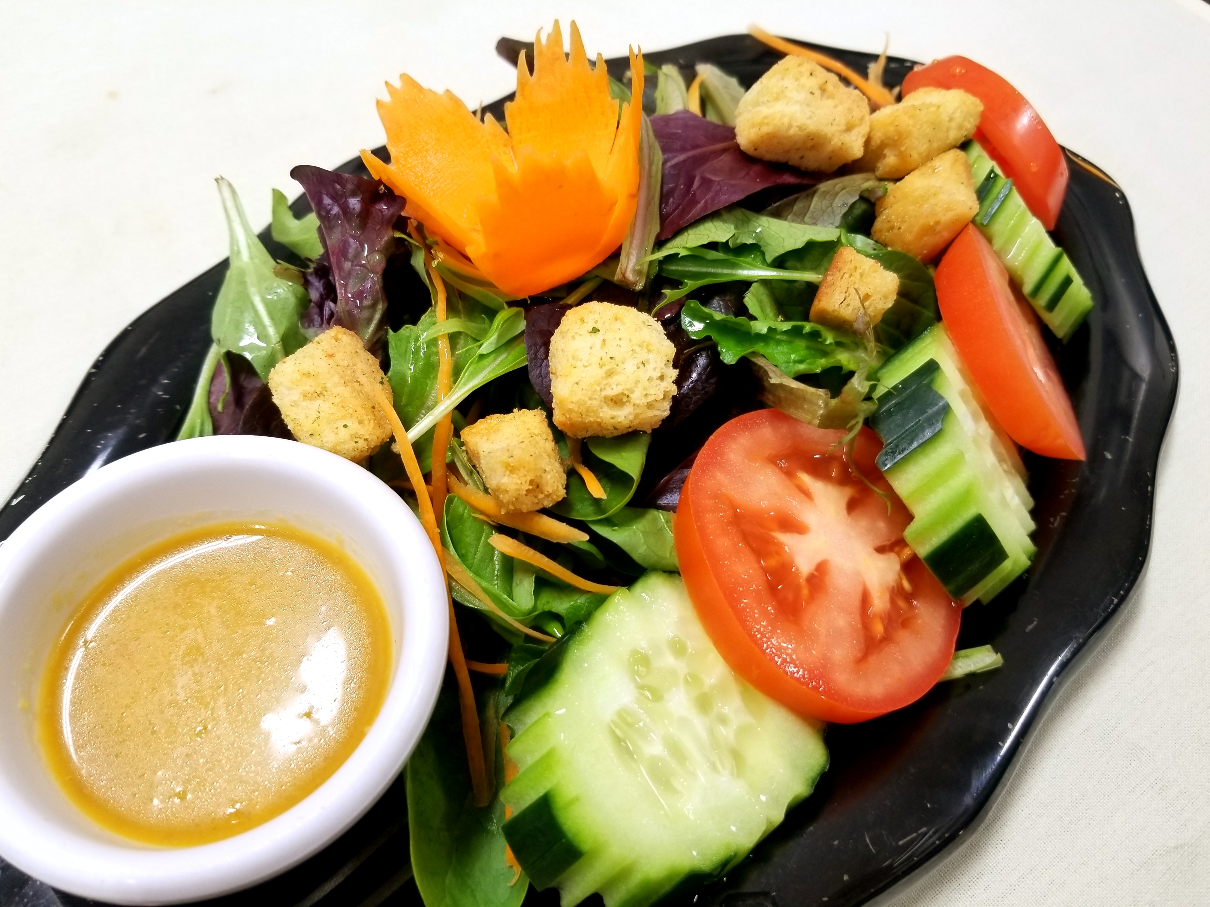 Order 21. Green Salad food online from Thai Elephants store, Watkins Glen on bringmethat.com