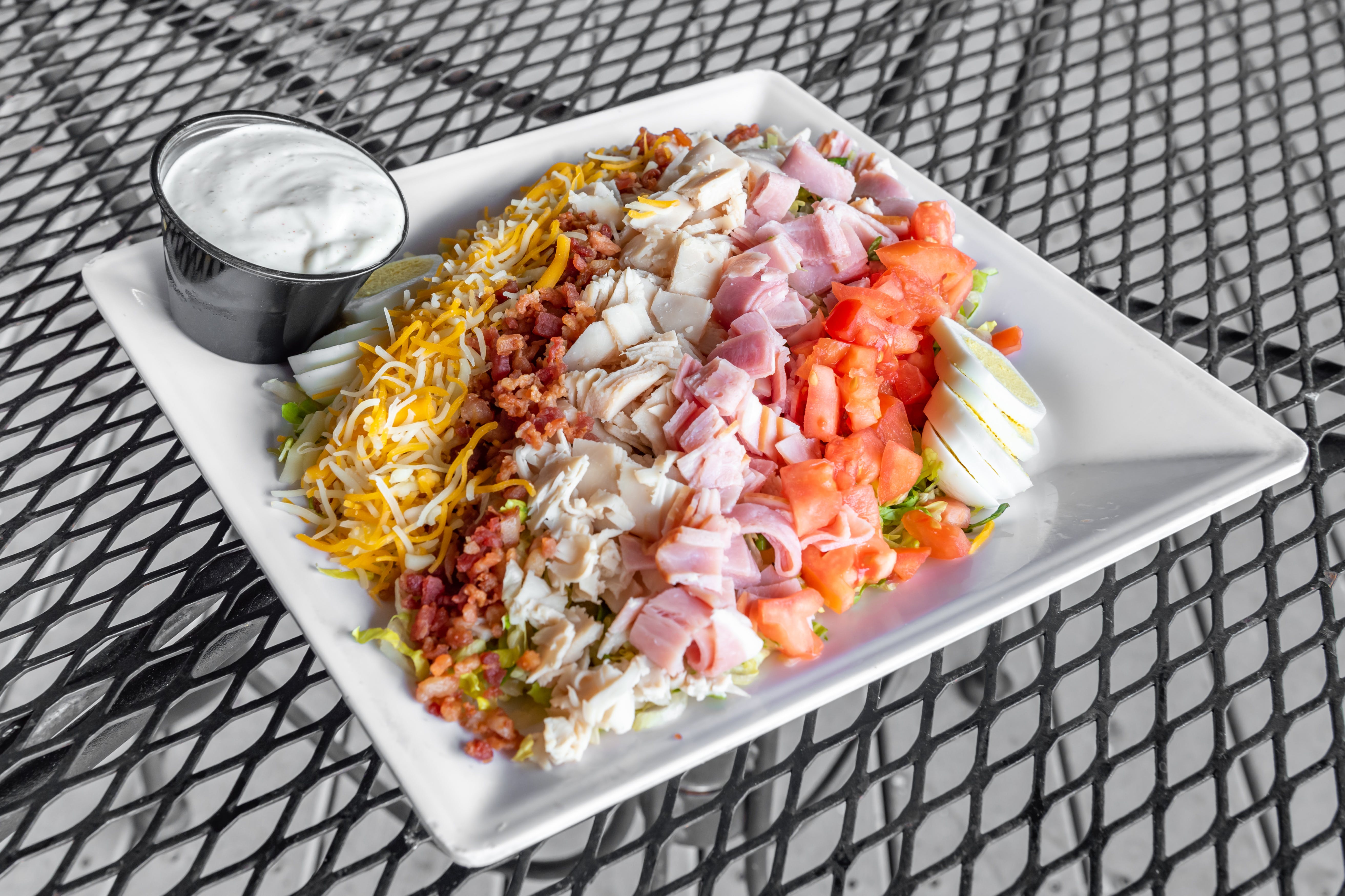 Order Chef Salad - Chef Salad food online from Giovanni Pizza & Sports Pub store, Akron on bringmethat.com