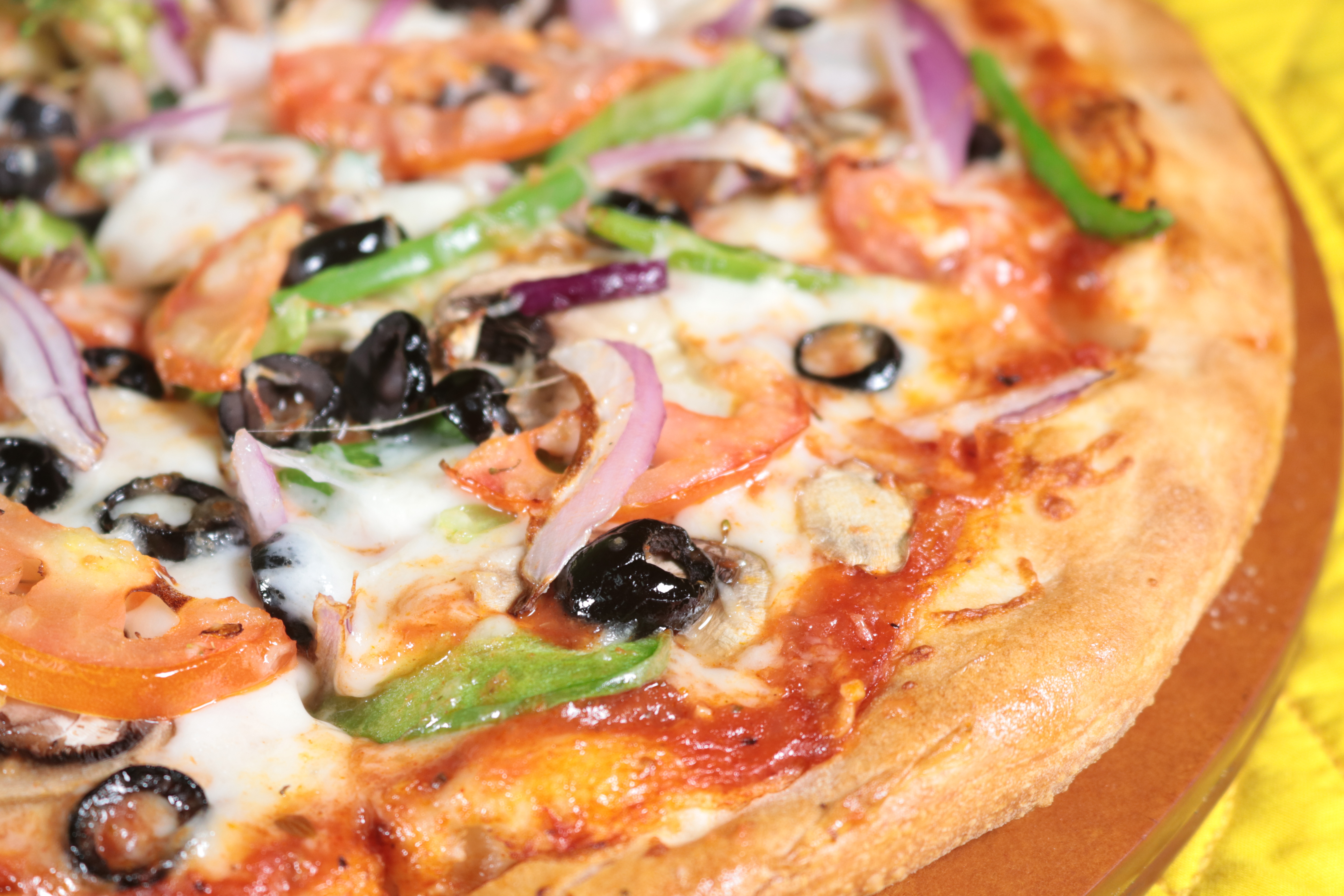 Order Vegetarian Pizza food online from Pizza express store, San Jose on bringmethat.com
