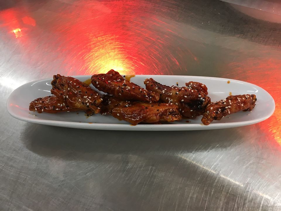 Order Natural Free Range Chicken Wings food online from Amp 150 store, Cleveland on bringmethat.com