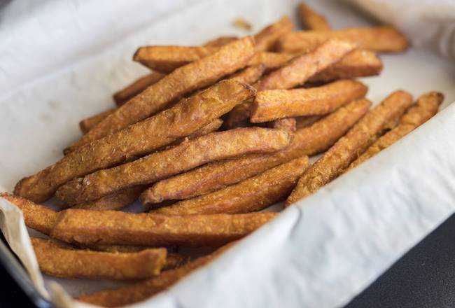 Order Sweet Potato Fries food online from Mr Brews Taphouse store, Lawrence on bringmethat.com