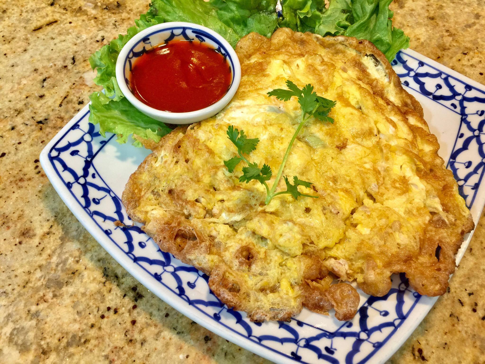 Order Thai Eagle Rox Omelet Entree food online from Thai Eagle Rox store, Los Angeles on bringmethat.com