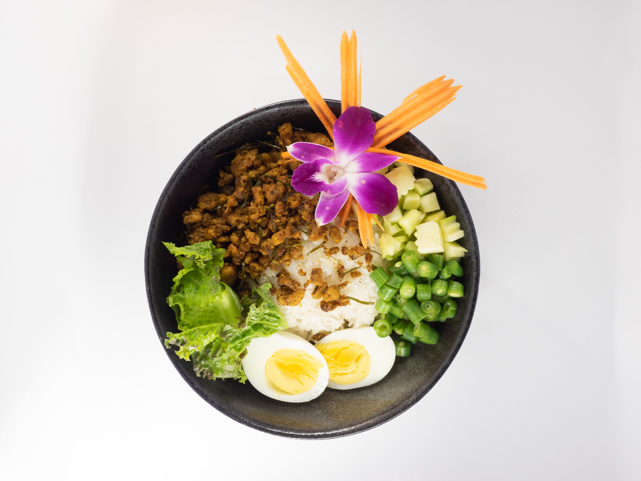 Order Kua Gling Bowl food online from Karakade Thai Cuisine store, Redwood City on bringmethat.com