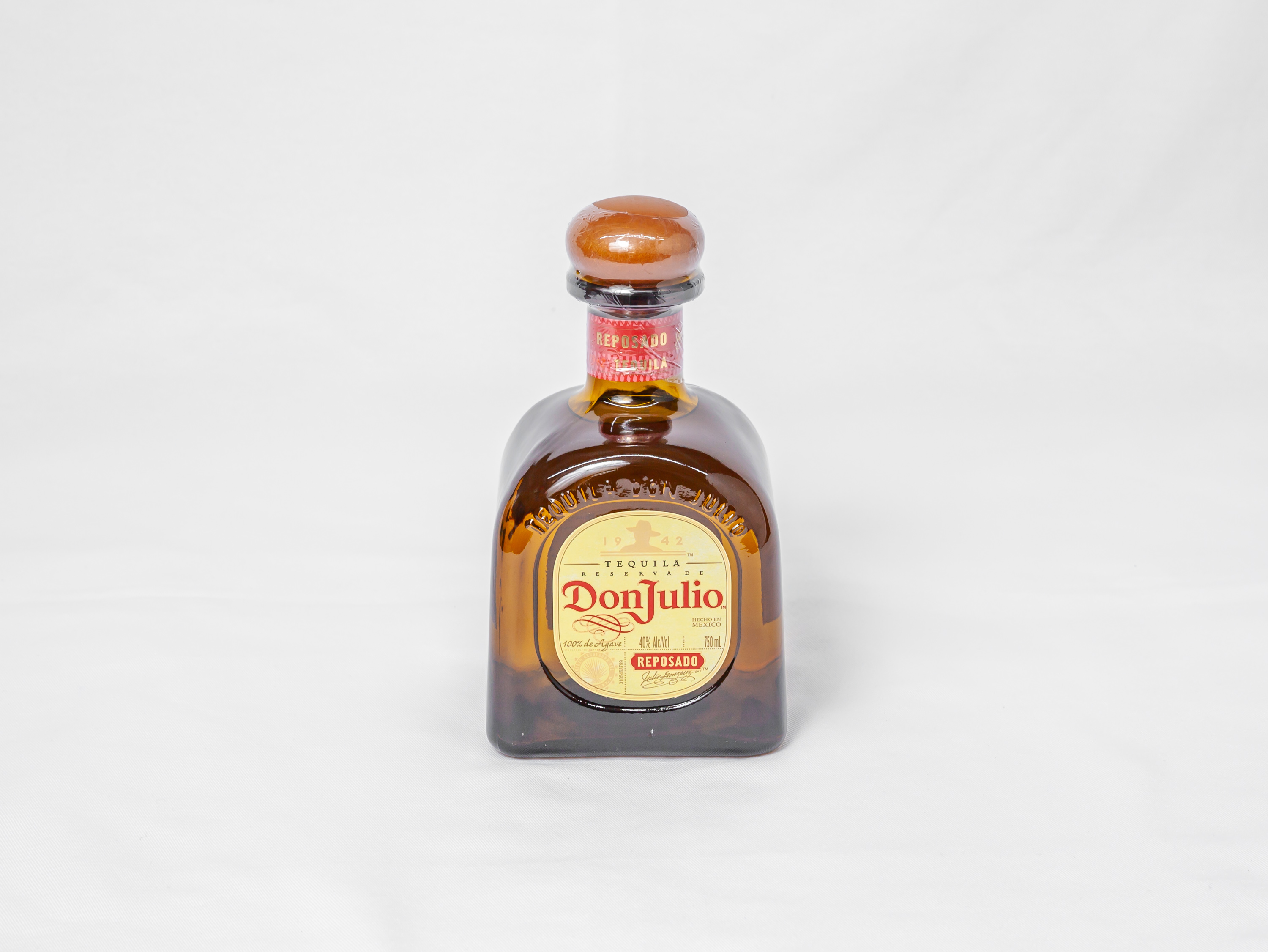 Order 750 ml Don Julio Reposado Tequilla food online from Bucktown Food And Liquor store, Chicago on bringmethat.com