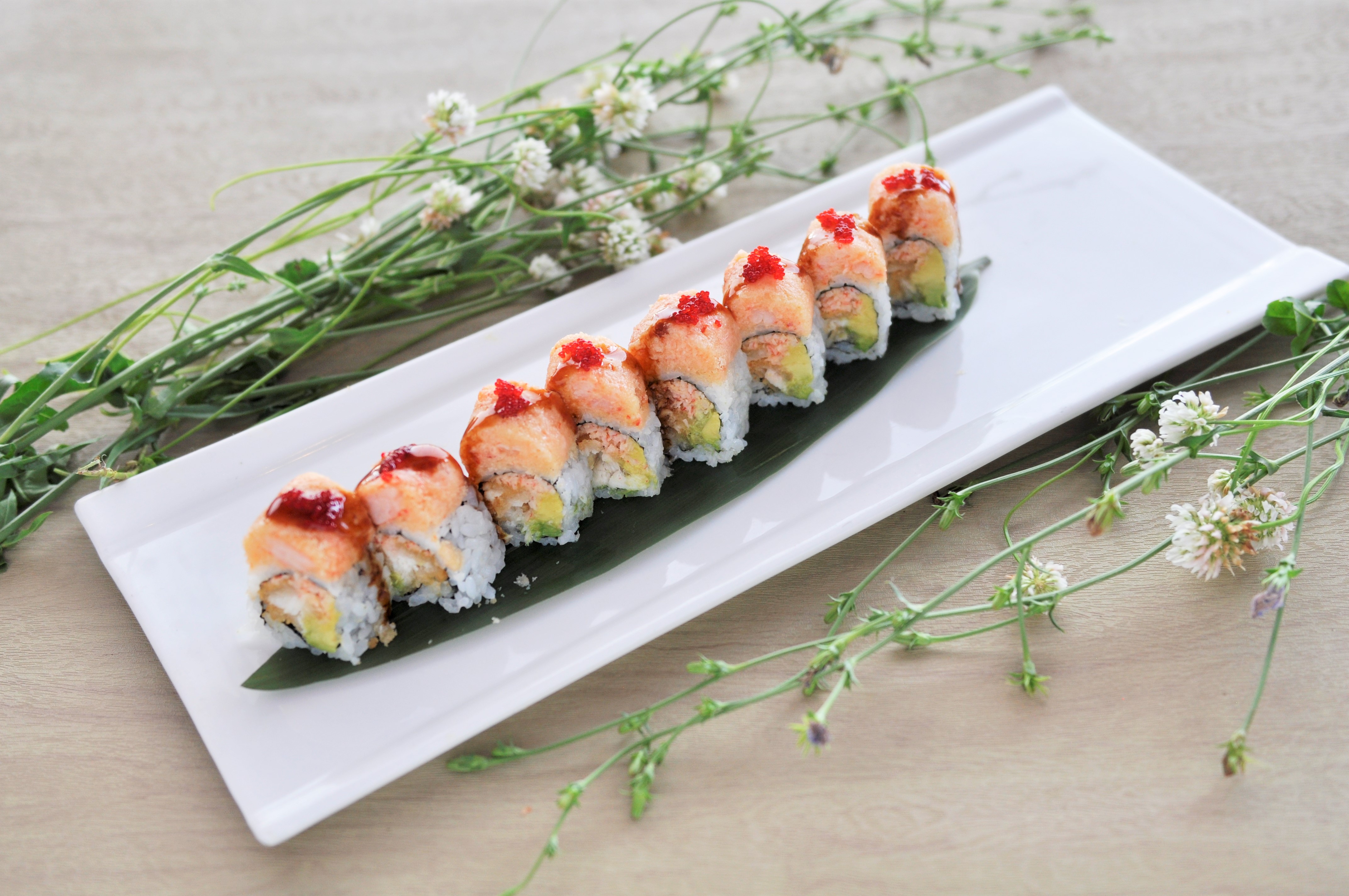 Order Snow White Roll food online from Izumi Sushi & Hibachi Steakhouse store, Levittown on bringmethat.com