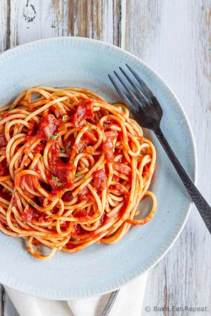 Order Spaghetti with Marinara Sauce - Pasta food online from Pizzeria Santa Lucia store, Jessup on bringmethat.com
