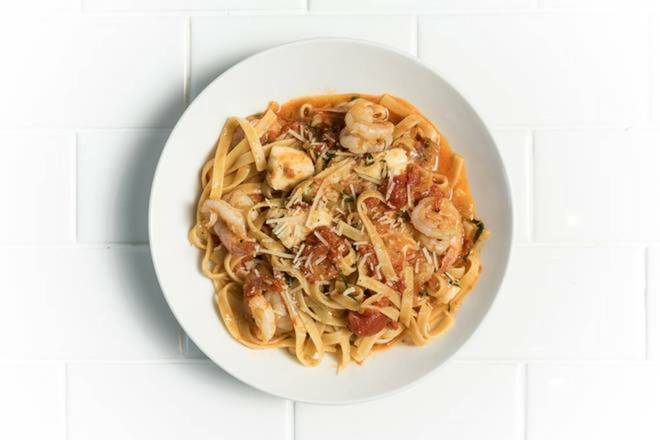 Order Spicy Shrimp Fettuccini food online from Pastini store, Eugene on bringmethat.com