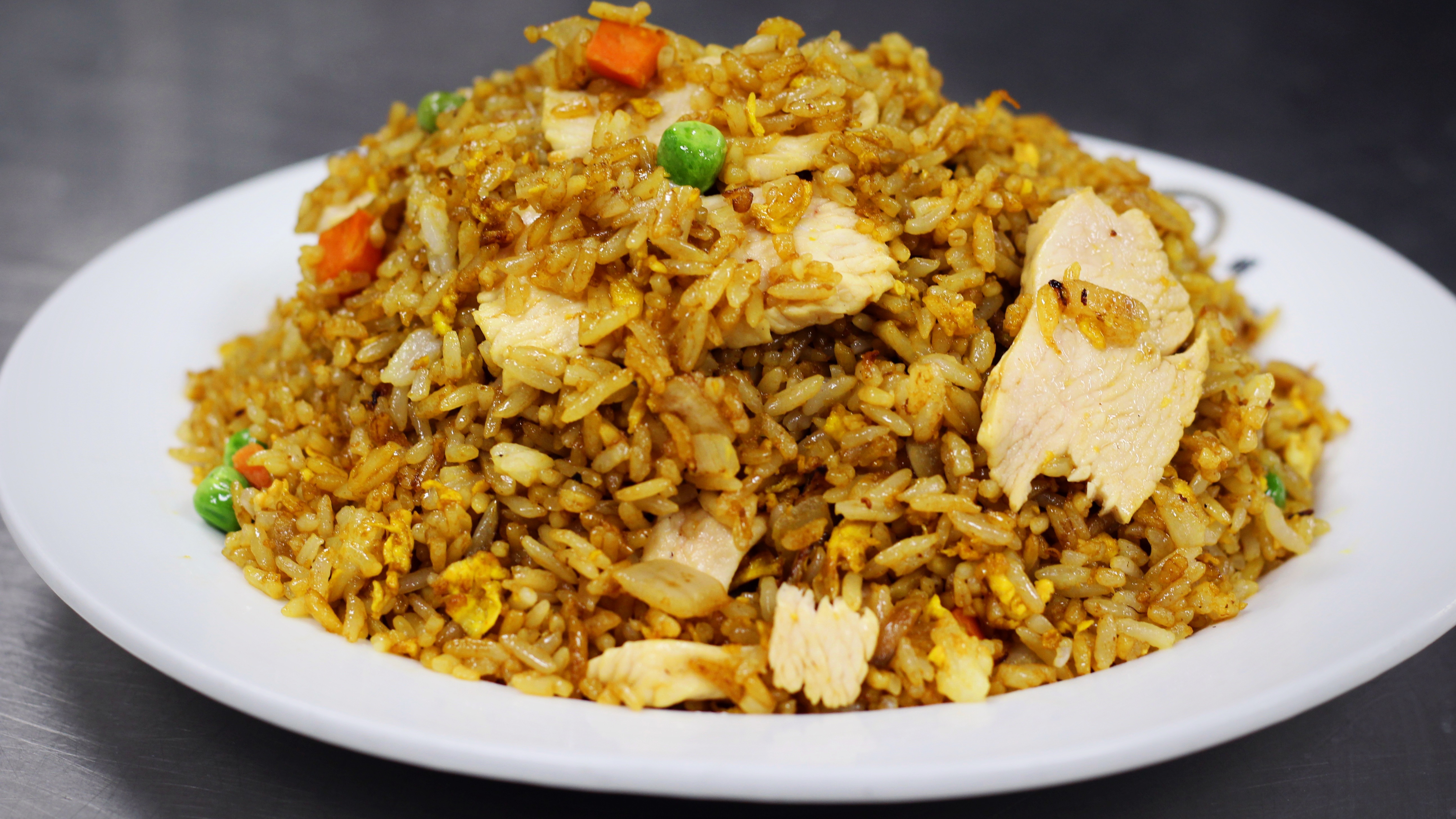 Order R2. Chicken Fried Rice (Qt) food online from Captain King Seafood City store, Memphis on bringmethat.com