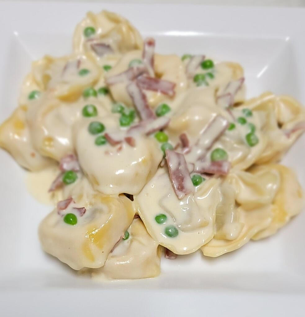 Order Tortellacci Pappalina  “The Pope’s Pasta” food online from Pasta Al Gusto store, Chicago on bringmethat.com
