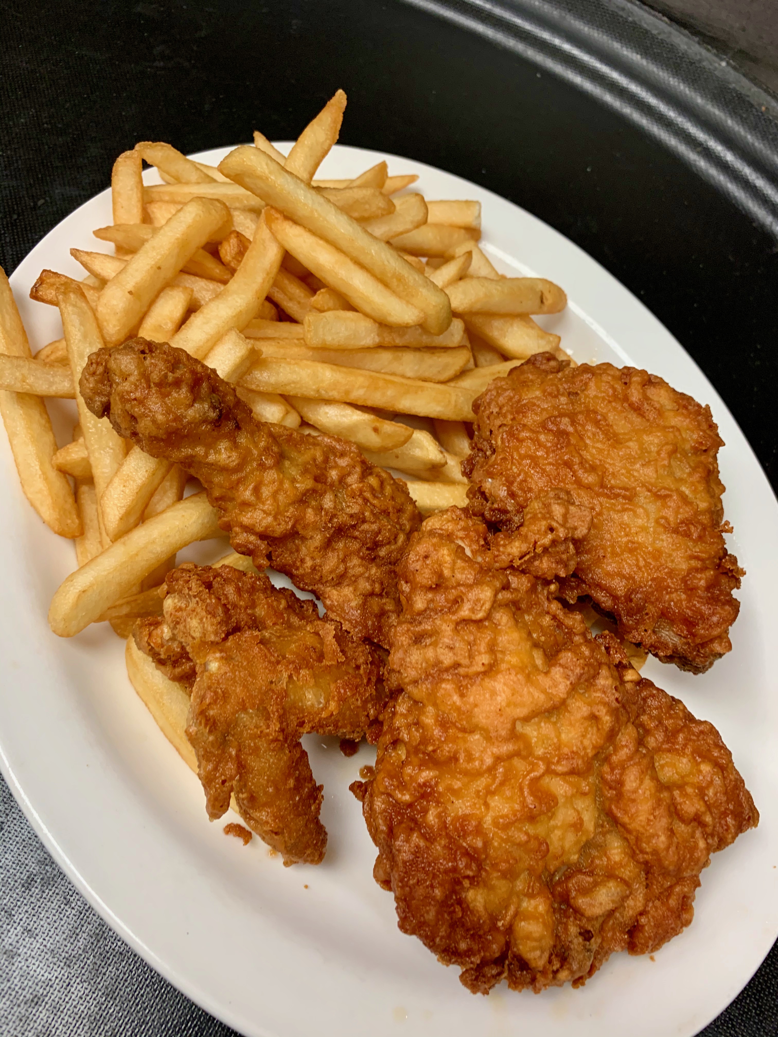 Order Fried Chicken & Fries food online from Moms Restaurant store, Trenton on bringmethat.com