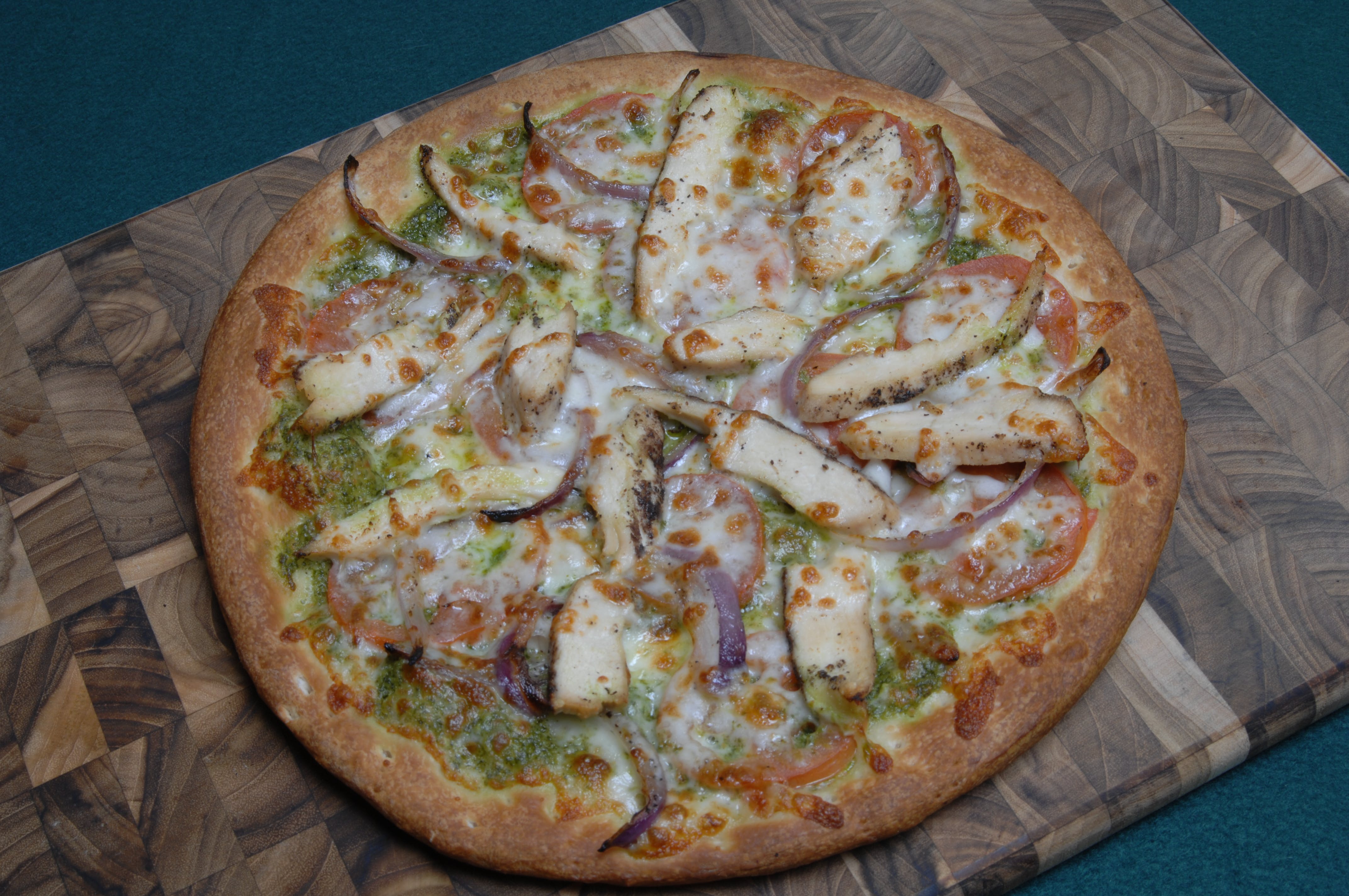 Order Chicken Pesto Pizza - Small 10" food online from La Gourmet Pizza store, Dallas on bringmethat.com