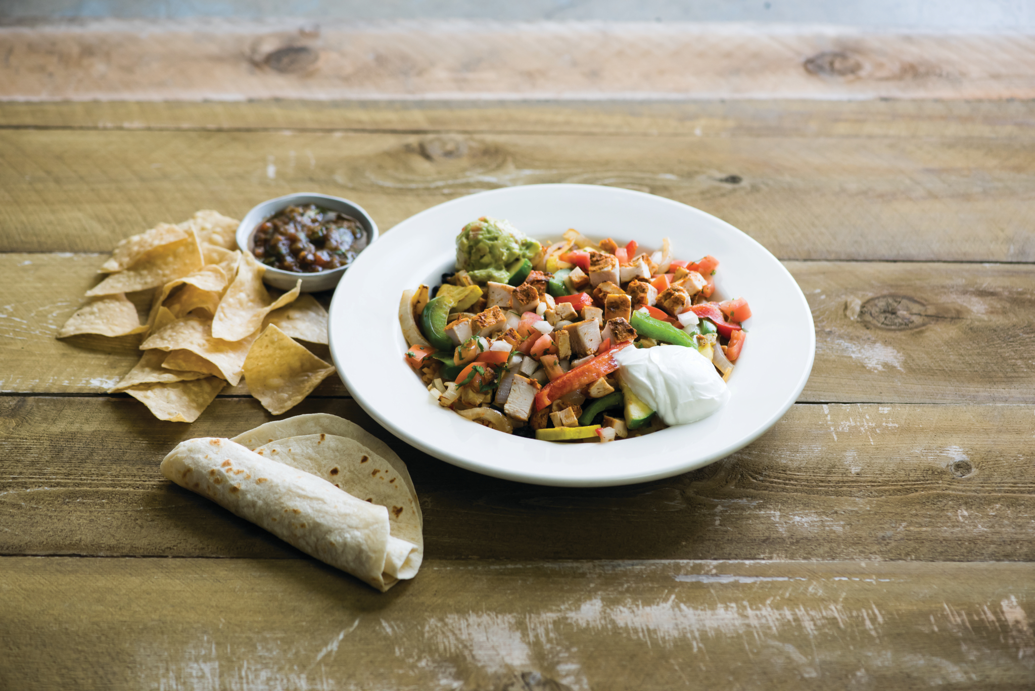 Order Fajita Bowl food online from Sharky Woodfired Mexican Grill store, Beverley Hills on bringmethat.com