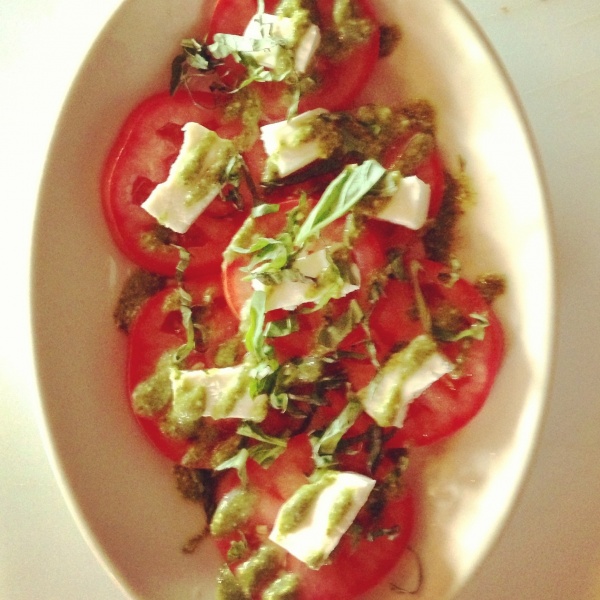 Order Caprese Salad food online from Romio's Pizza store, King County on bringmethat.com