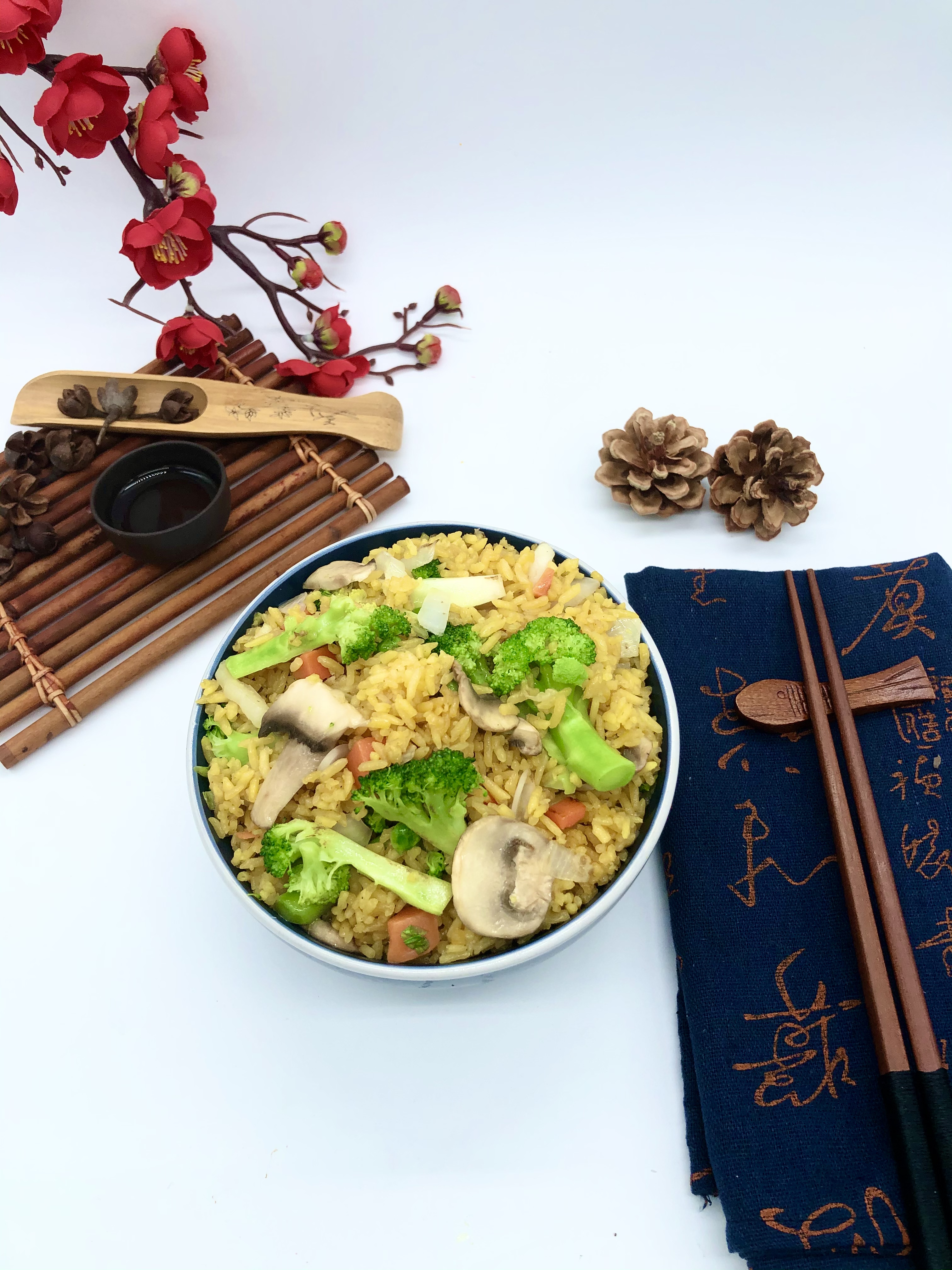 Order 25. Vegetable Fried Rice food online from Red Bowl store, Grand Rapids on bringmethat.com