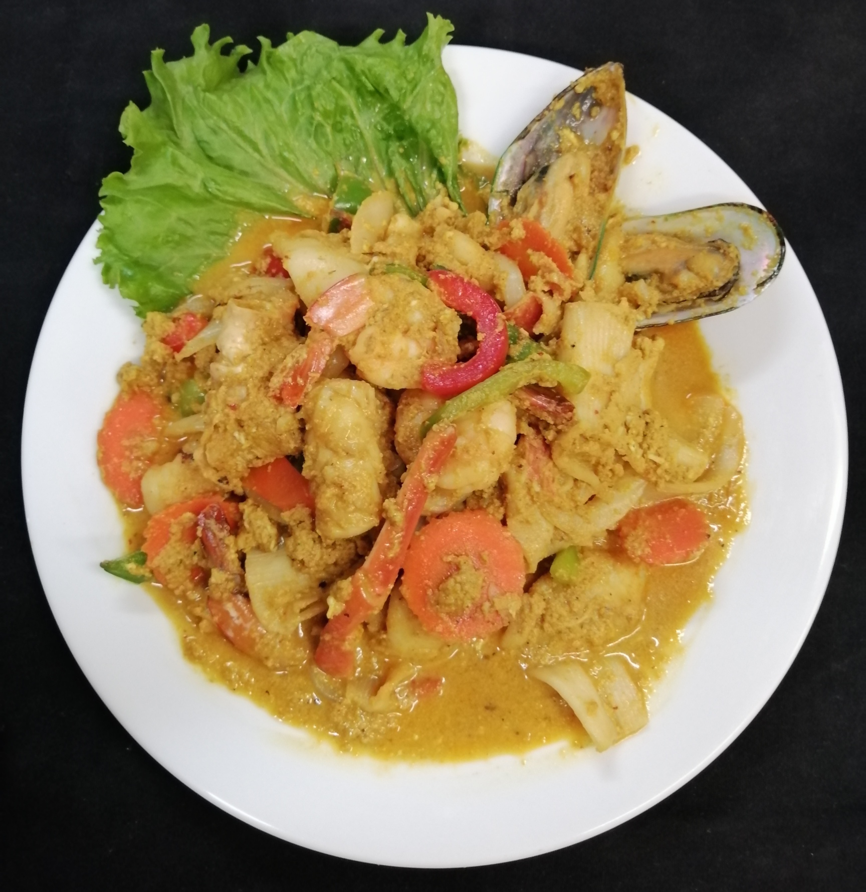Order S8. Seafood Delight food online from At Bangkok store, Los Angeles on bringmethat.com