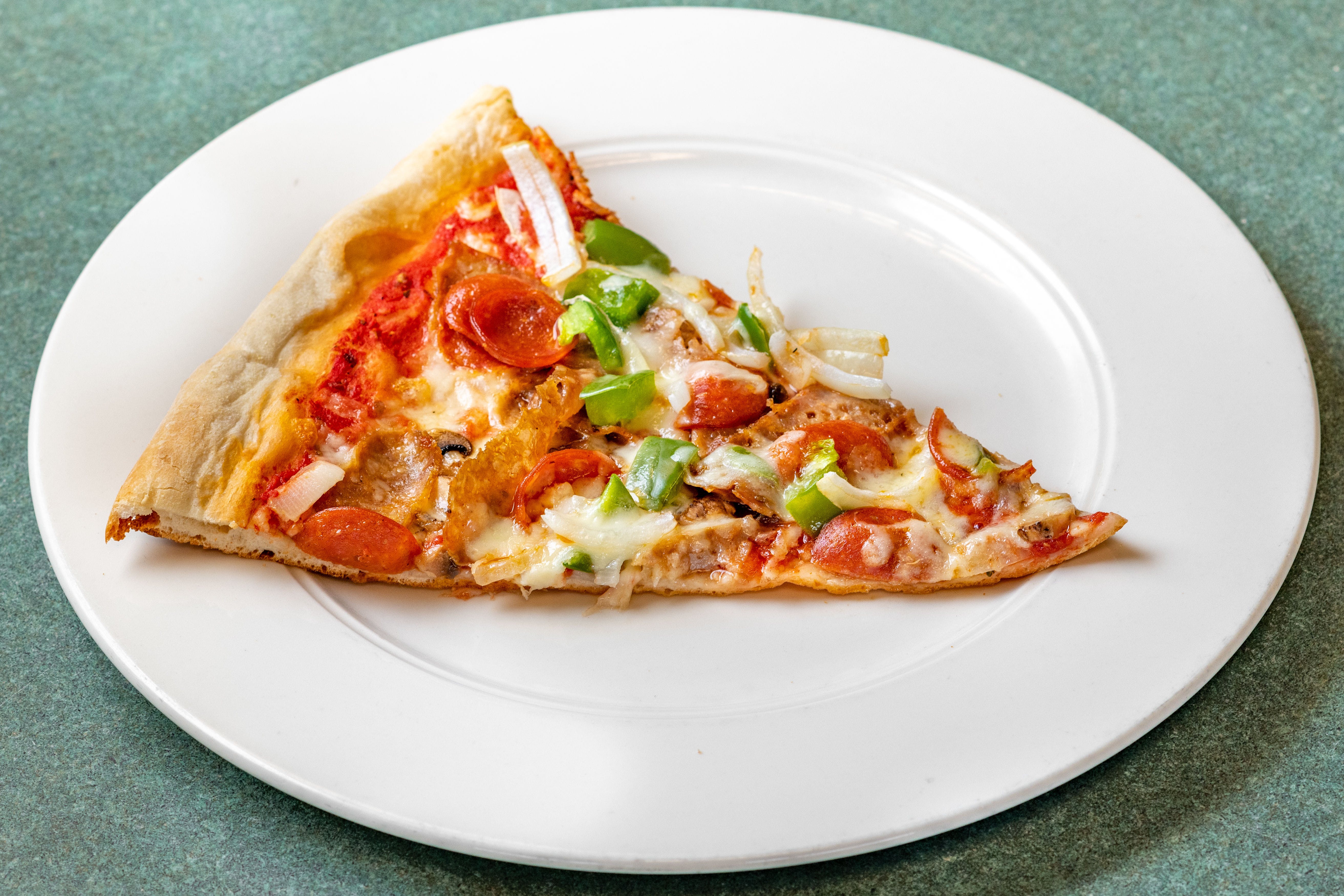 Order House Special Pizza - Medium food online from Mama Cee Pizzeria store, Franklin on bringmethat.com