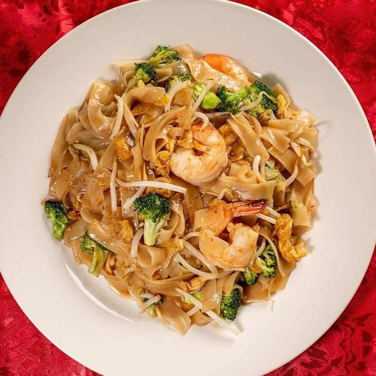 Order Pad Se'ew Noodles food online from Spicy Thai Kitchen store, Richmond on bringmethat.com