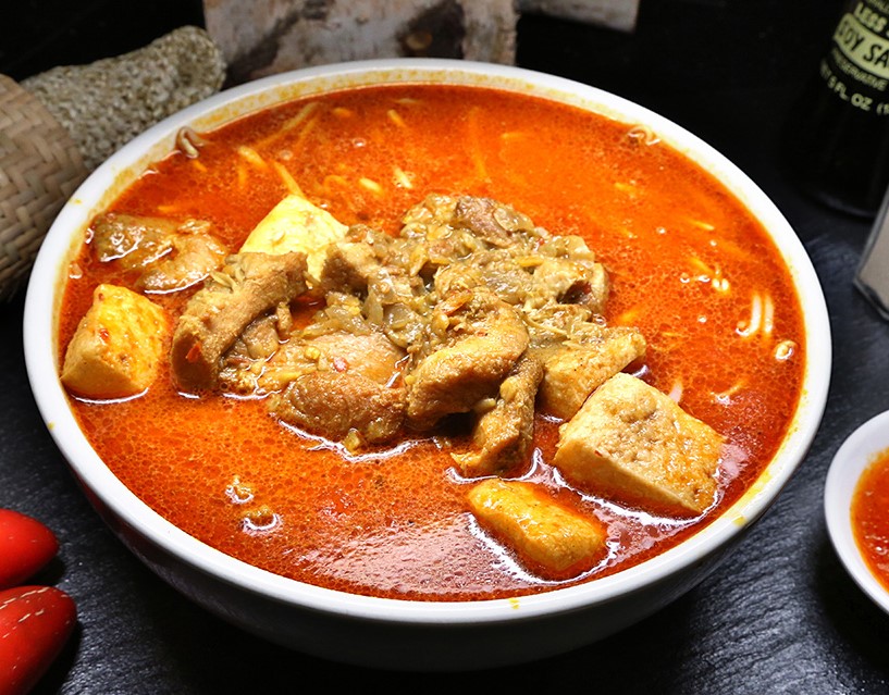 Order NS6. Curry Noodles Soup food online from Singapore Cafe store, Sugar Land on bringmethat.com