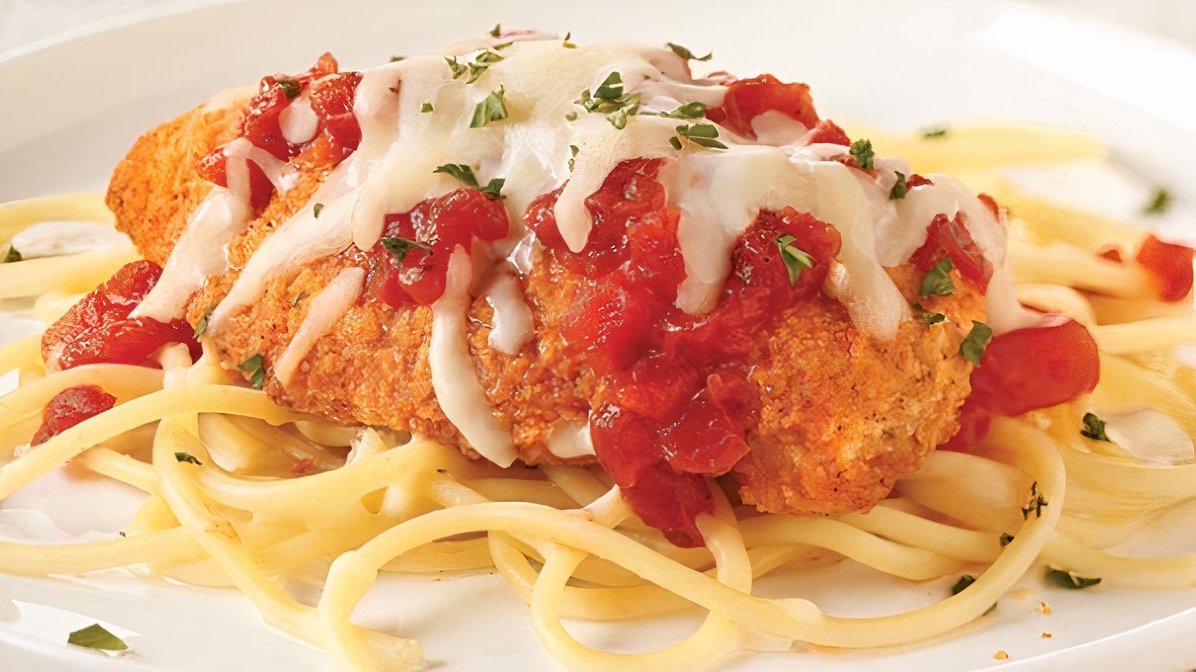Order Chicken Parmesan with Garlic Knots food online from Dolce Vita World Bistro store, Syracuse on bringmethat.com