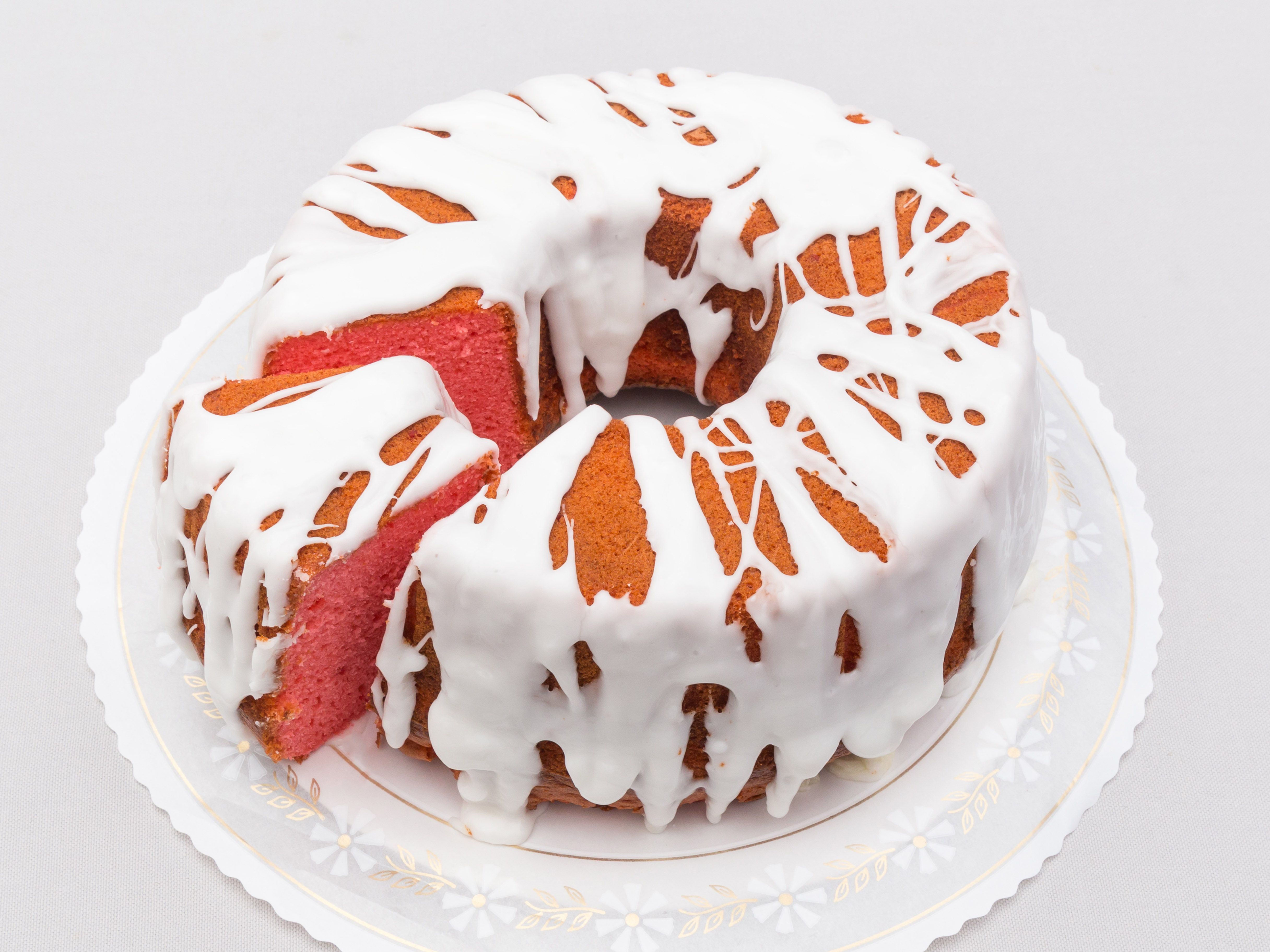 Order 10” Strawberry Soda Pound Cake food online from Yong's Bakery store, Houston on bringmethat.com