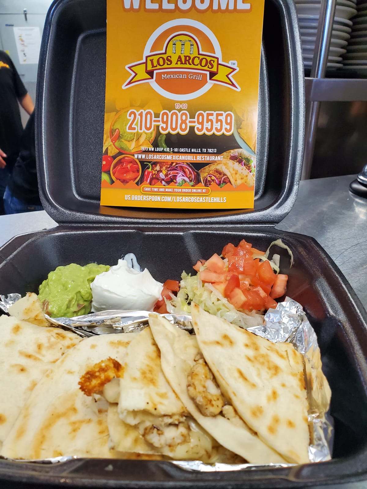 Order Chicken Fajita Quesadilla food online from Los Arcos Mexican Grill store, San Antonio on bringmethat.com
