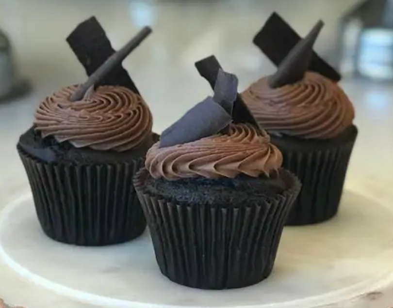 Order Choc O Holic Cupcake food online from Smallcakes Snellville: A Cupcakery & Creamery store, Snellville on bringmethat.com