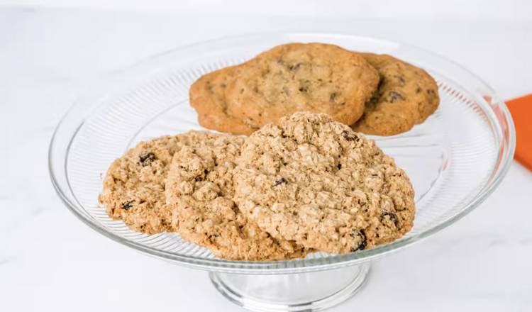 Order Oatmeal Raisin Cookie food online from Conie's Ice Cream store, Fruit Cove on bringmethat.com