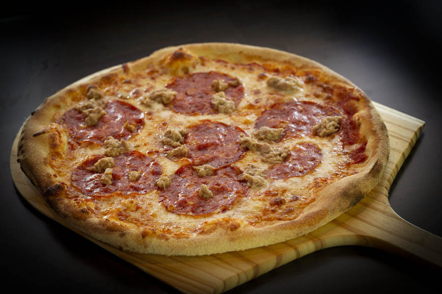 Order Tonno Rosso Pizza food online from Pizzeria Bruno store, Sutton on bringmethat.com