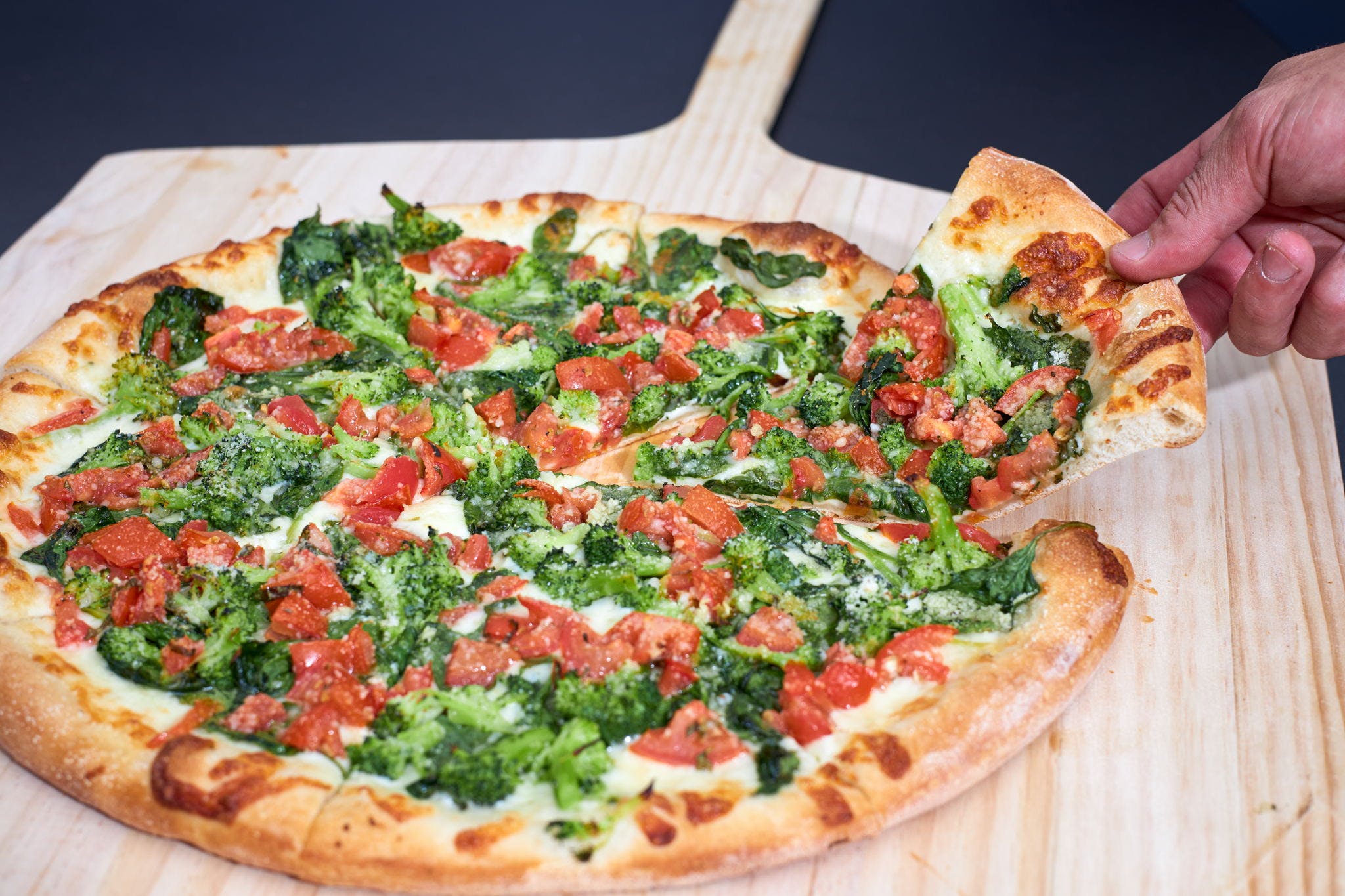 Order White Veggie Pizza - Medium 14'' food online from Vero Pizzeria store, Bellmawr on bringmethat.com