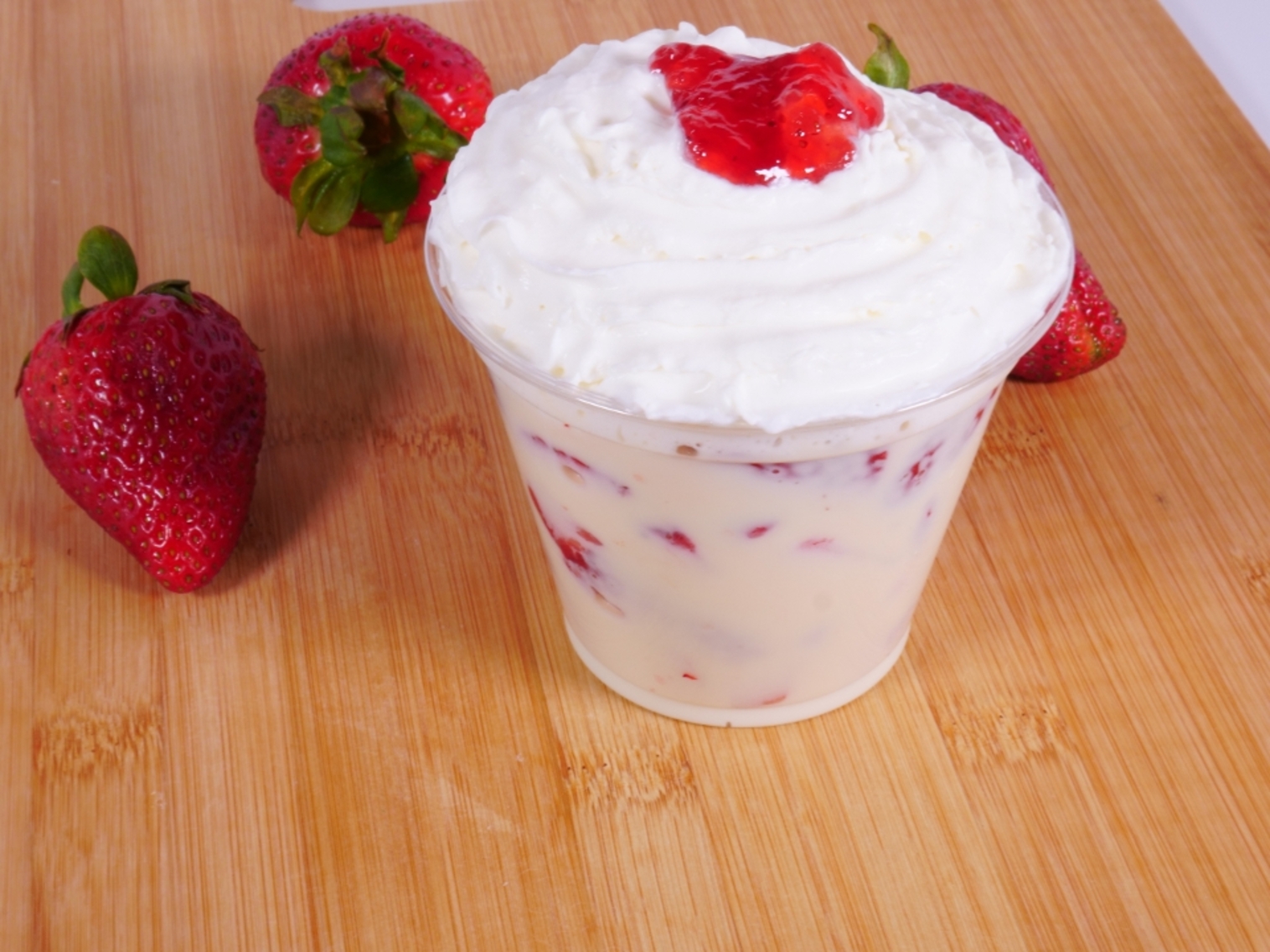 Order Mexican Strawberries with Cream food online from El Fogon Mexican Grill store, Auburn Hills on bringmethat.com