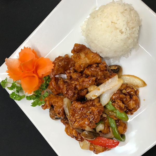Order 8. General Tso's Chicken food online from Sakura Asian Fusion store, Kissimmee on bringmethat.com