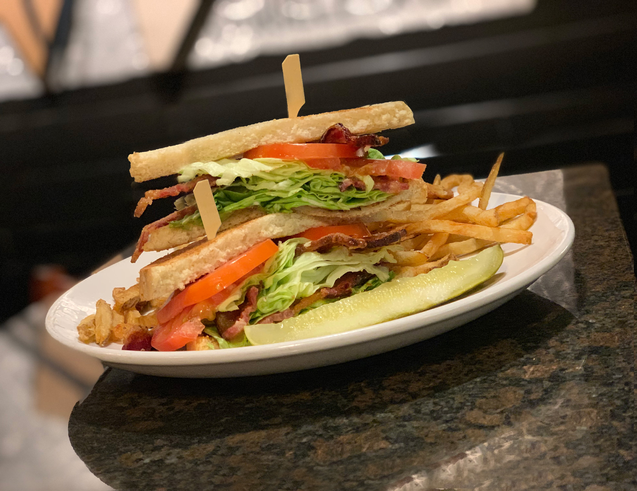 Order BLT Sandwich food online from Taxi Grille & Bar store, Omaha on bringmethat.com