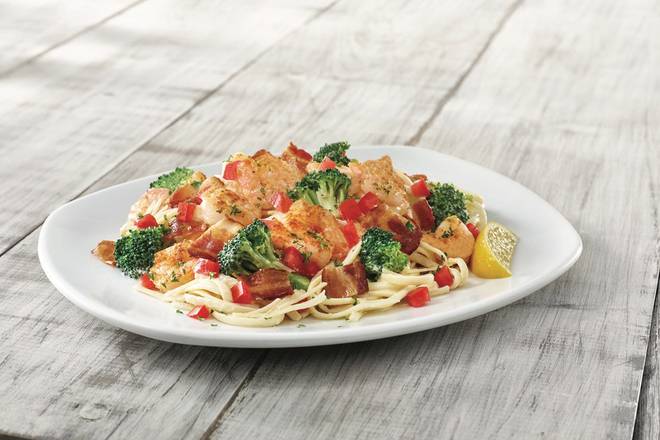 Order Shrimp, Bacon & Broccoli Pasta food online from Perkins Restaurant & Bakery store, Fargo on bringmethat.com